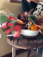 Load image into Gallery viewer, Friendsgiving Centerpiece