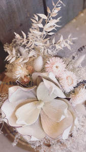sending splendor to your bestie- includes metal vase